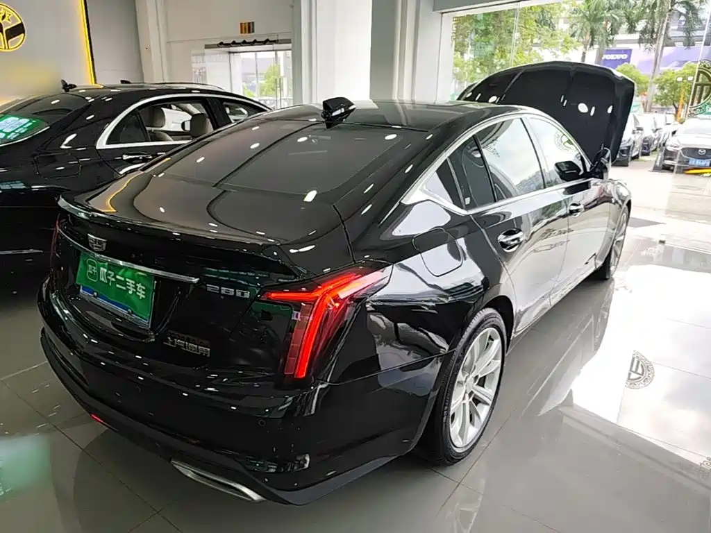Cadillac CT5 — фото 7