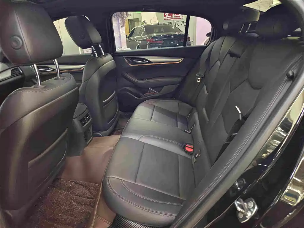 Cadillac CT5 — фото 7