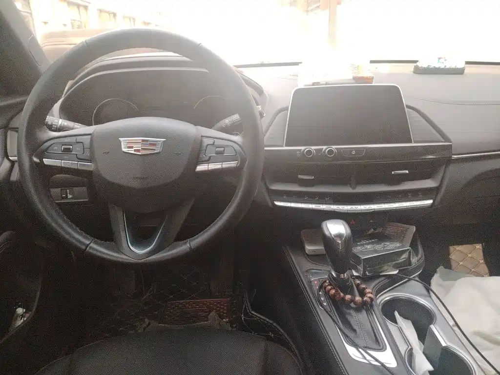 Cadillac CT4 — фото 5