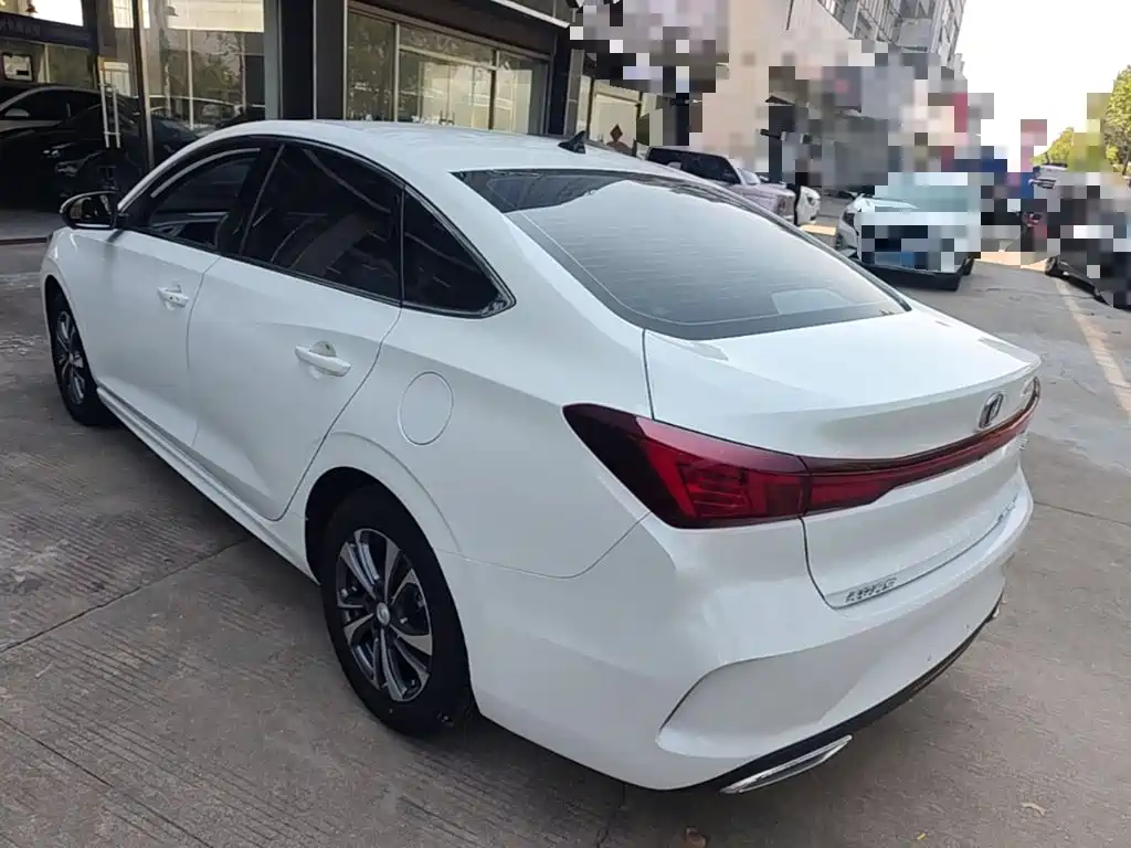 Changan Eado — фото 4