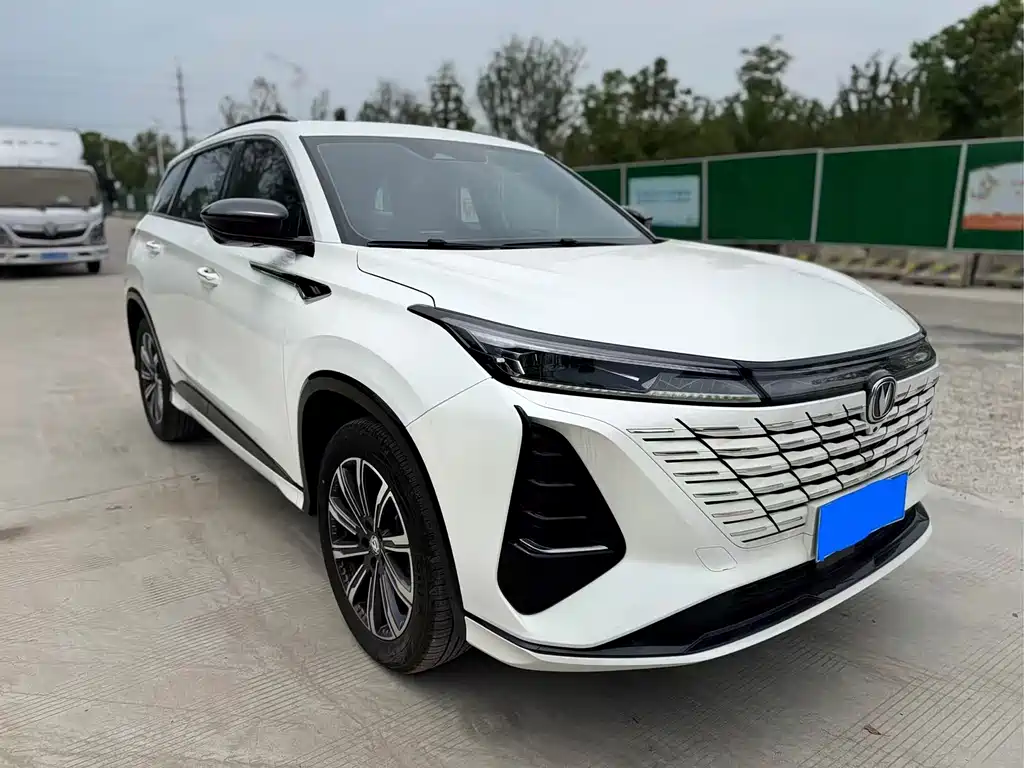 Changan CS75 PLUS — фото 3