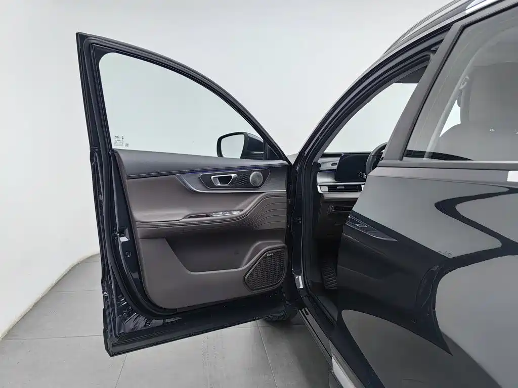 Chery Tiggo 8 PLUS — фото 8