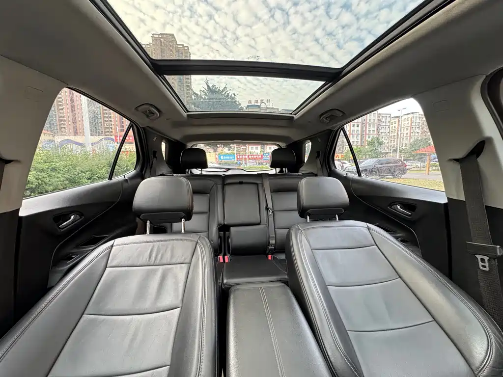 Chevrolet Equinox — фото 14