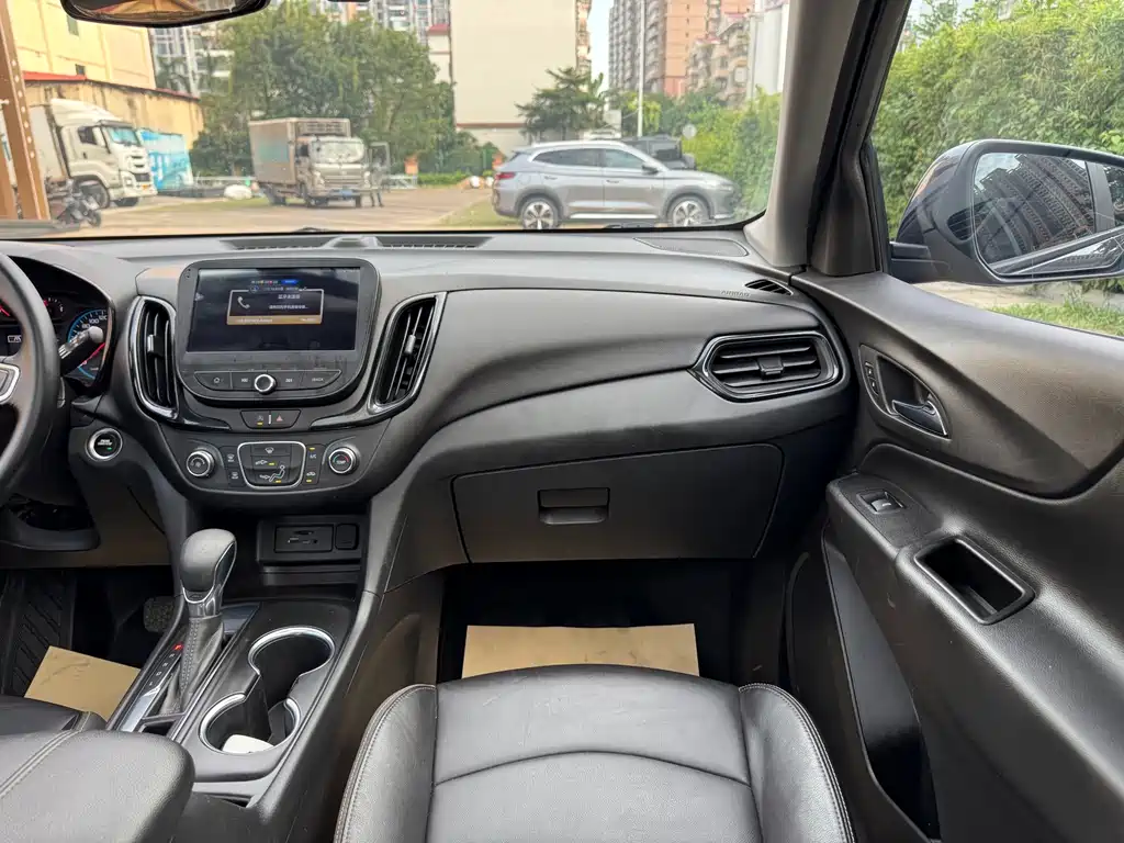 Chevrolet Equinox — фото 17