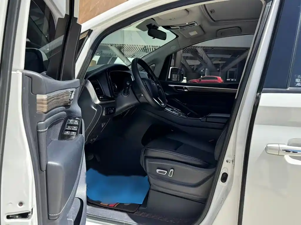 GAC Motor Trumpchi M8 — фото 13