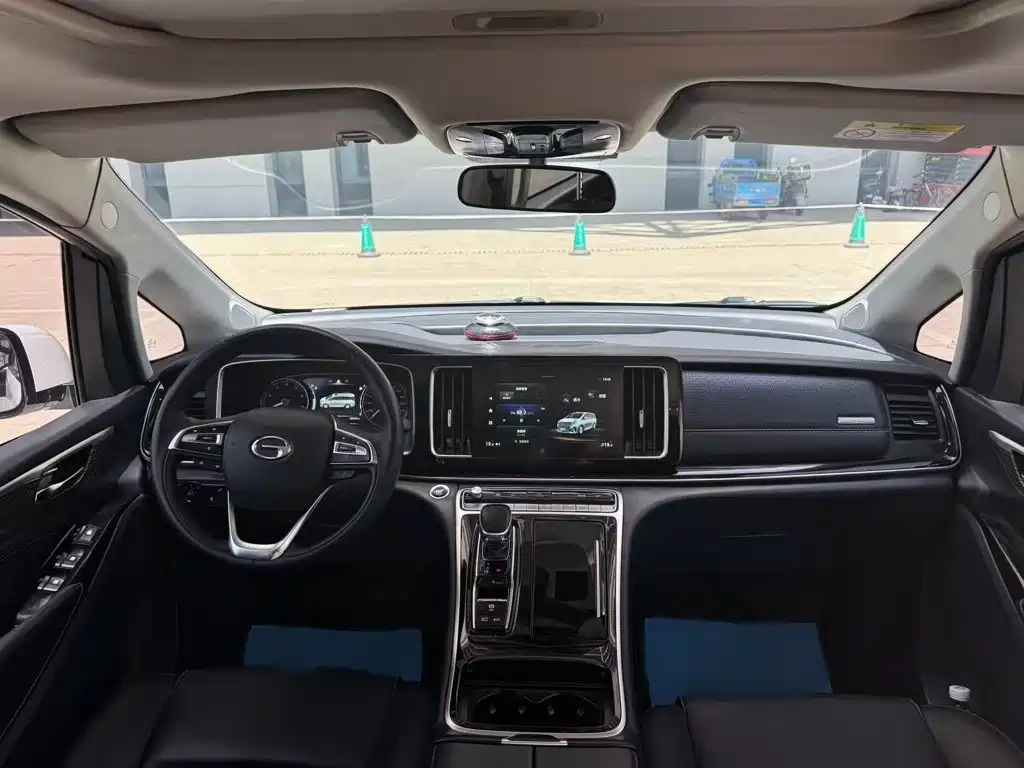 GAC Motor Trumpchi M8 — фото 10