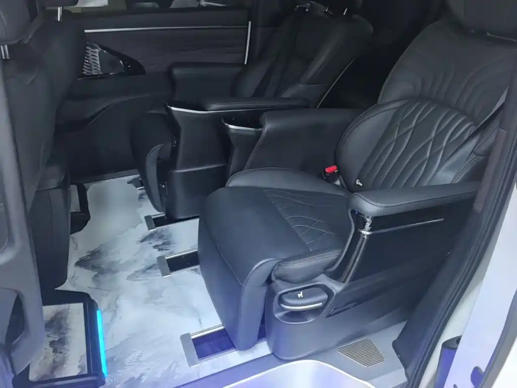 GAC Motor Trumpchi M8 — фото 17