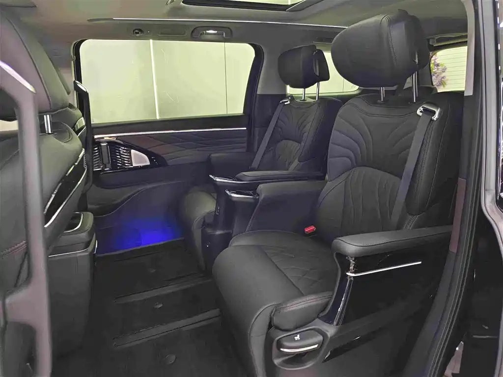 GAC Motor Trumpchi M8 — фото 5