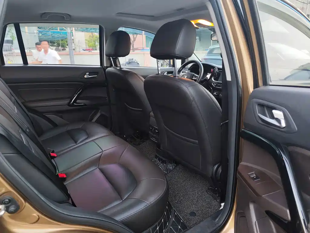 GAC Motor GS4 Hybrid — фото 17