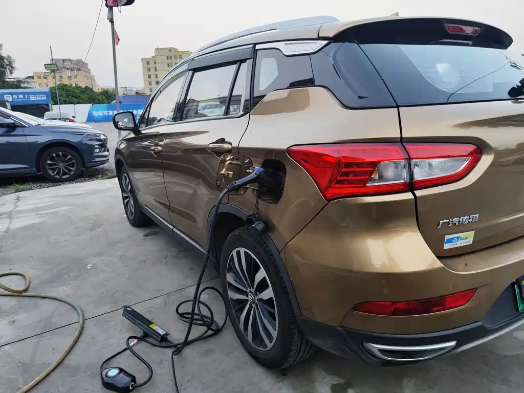 GAC Motor GS4 Hybrid — фото 5
