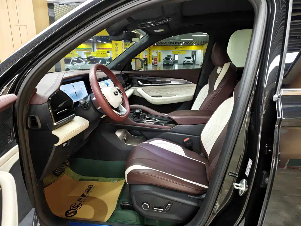 Geely Xingyue L — фото 11