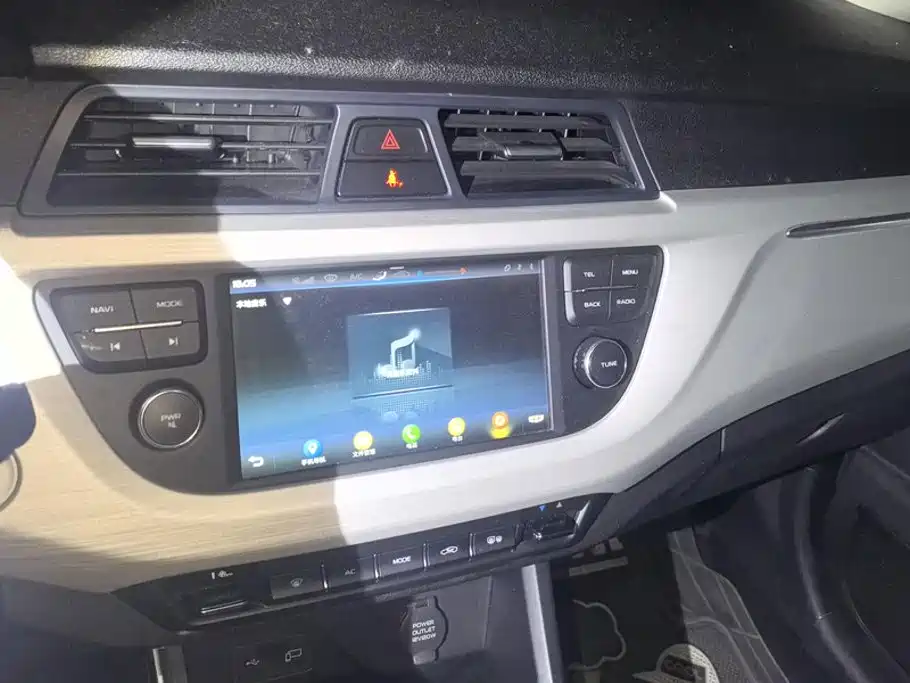 Geely Vision X3 — фото 13