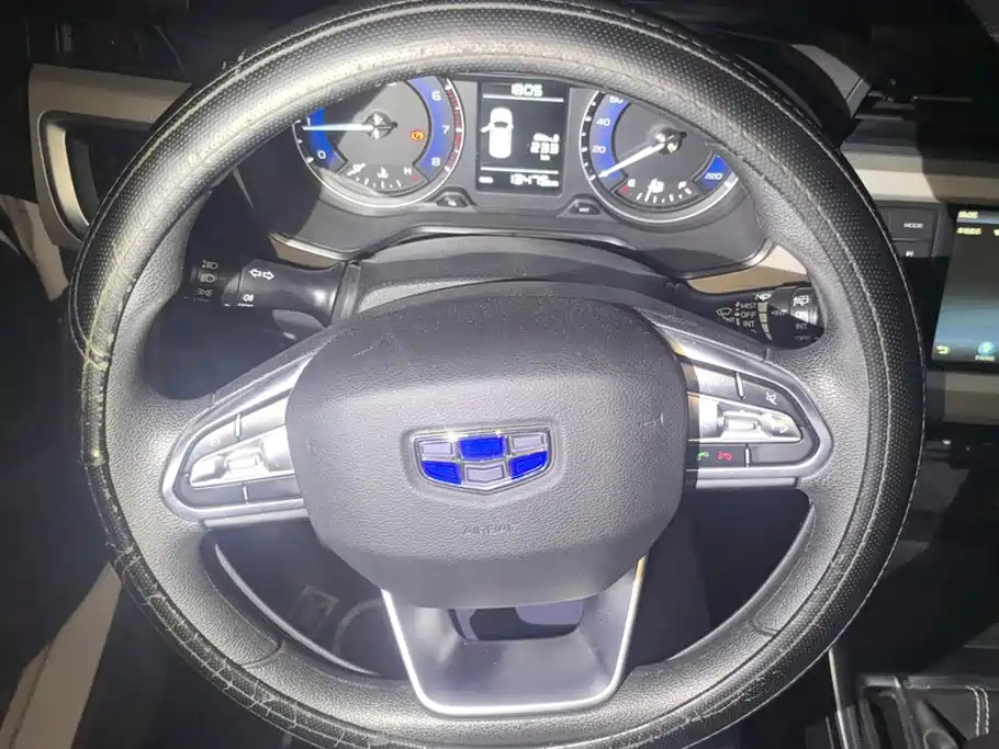 Geely Vision X3 — фото 15