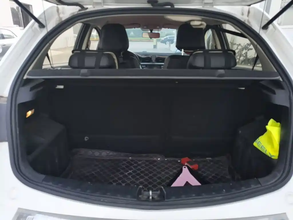 Geely Vision X3 — фото 18