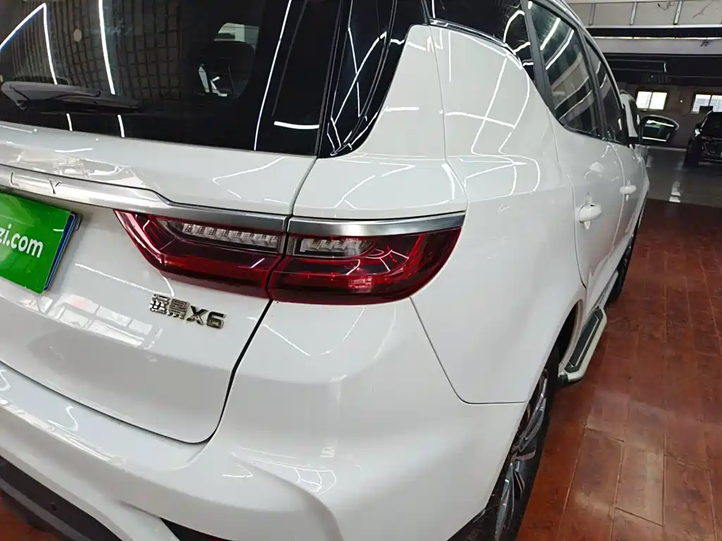 Geely Vision X6 — фото 24