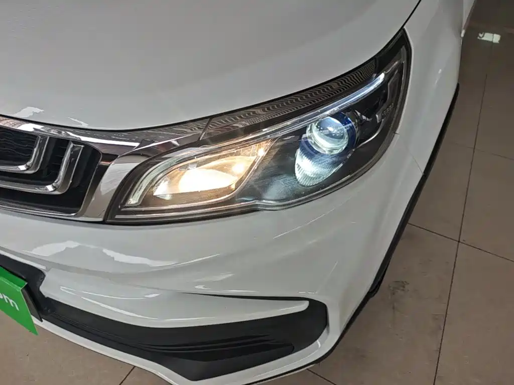 Geely Vision X3 — фото 24
