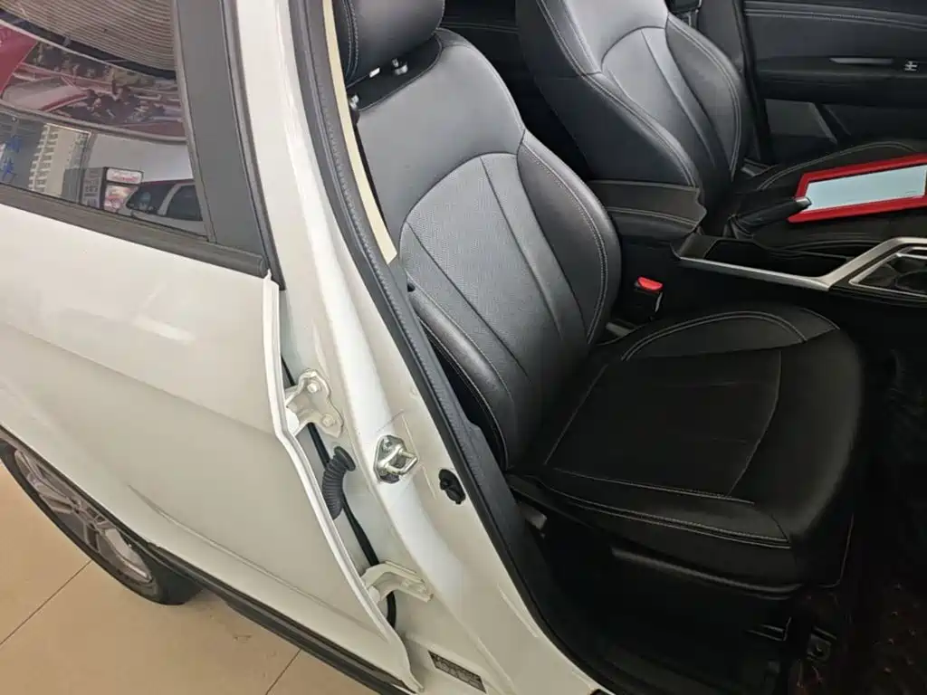 Geely Vision X3 — фото 25