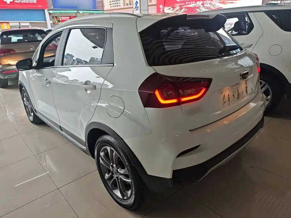 Geely Vision X3 — фото 5