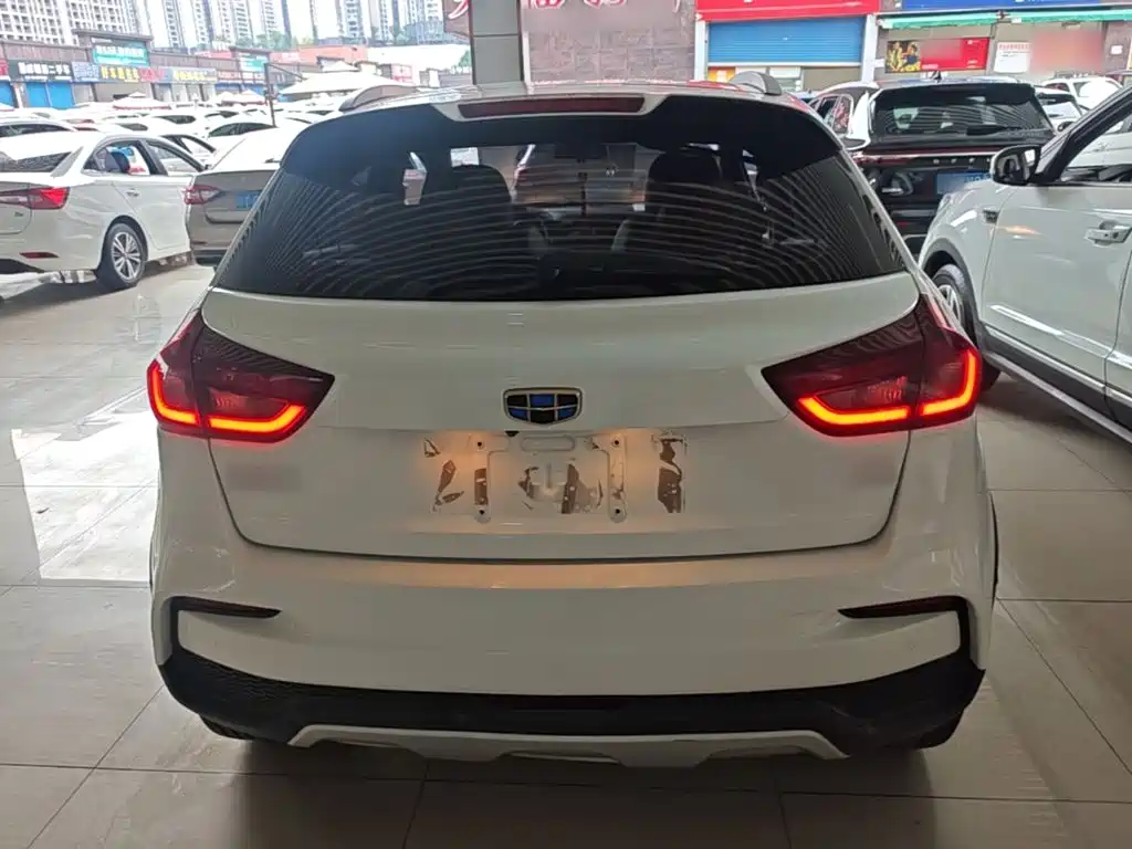 Geely Vision X3 — фото 6