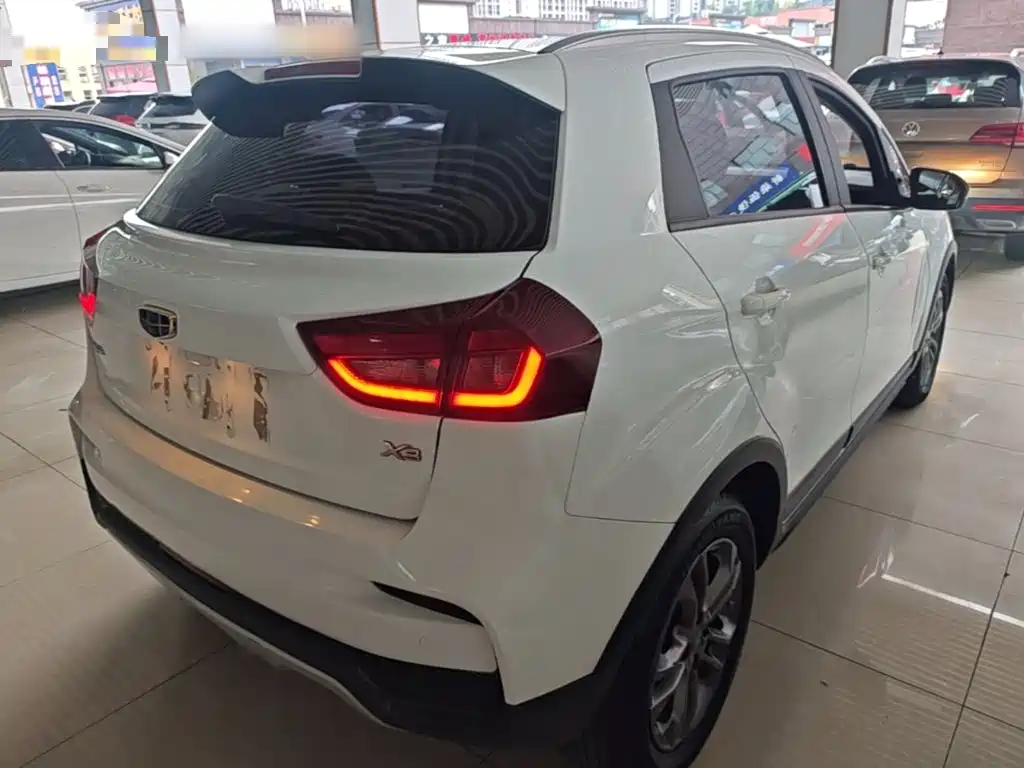 Geely Vision X3 — фото 7