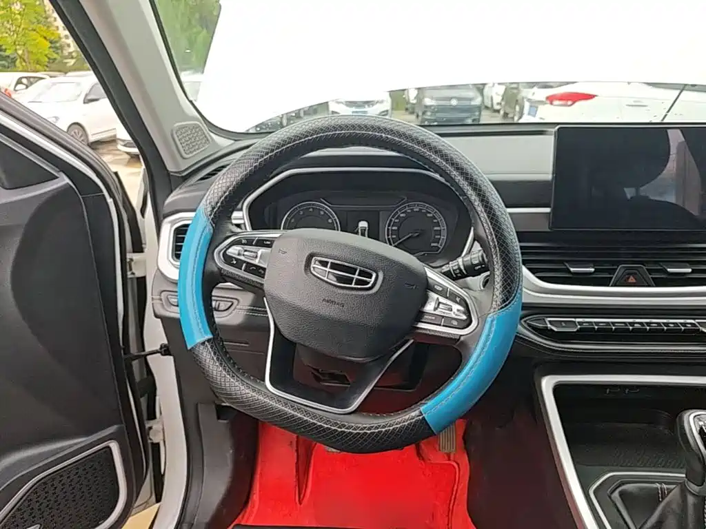 Geely Vision X6 — фото 10