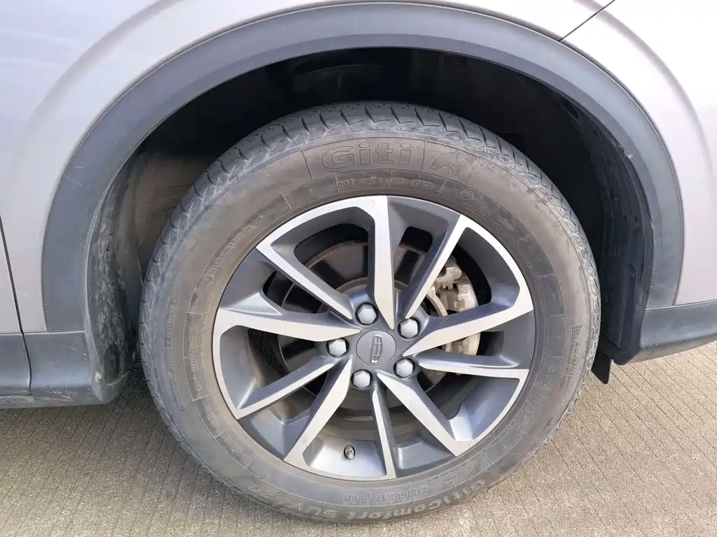 Geely Binyue — фото 14