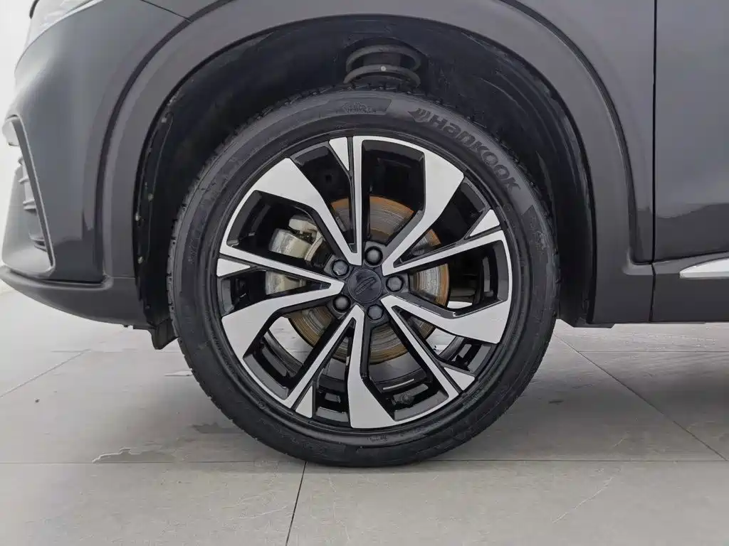 Geely Xingyue S — фото 17