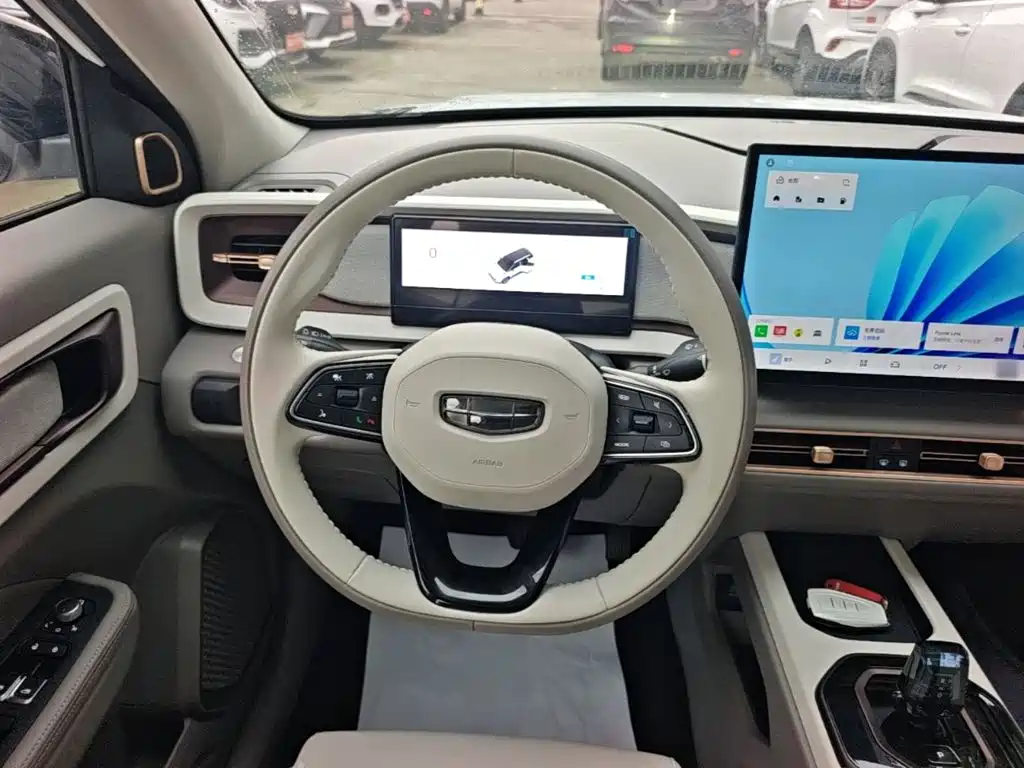 Geely Icon — фото 10