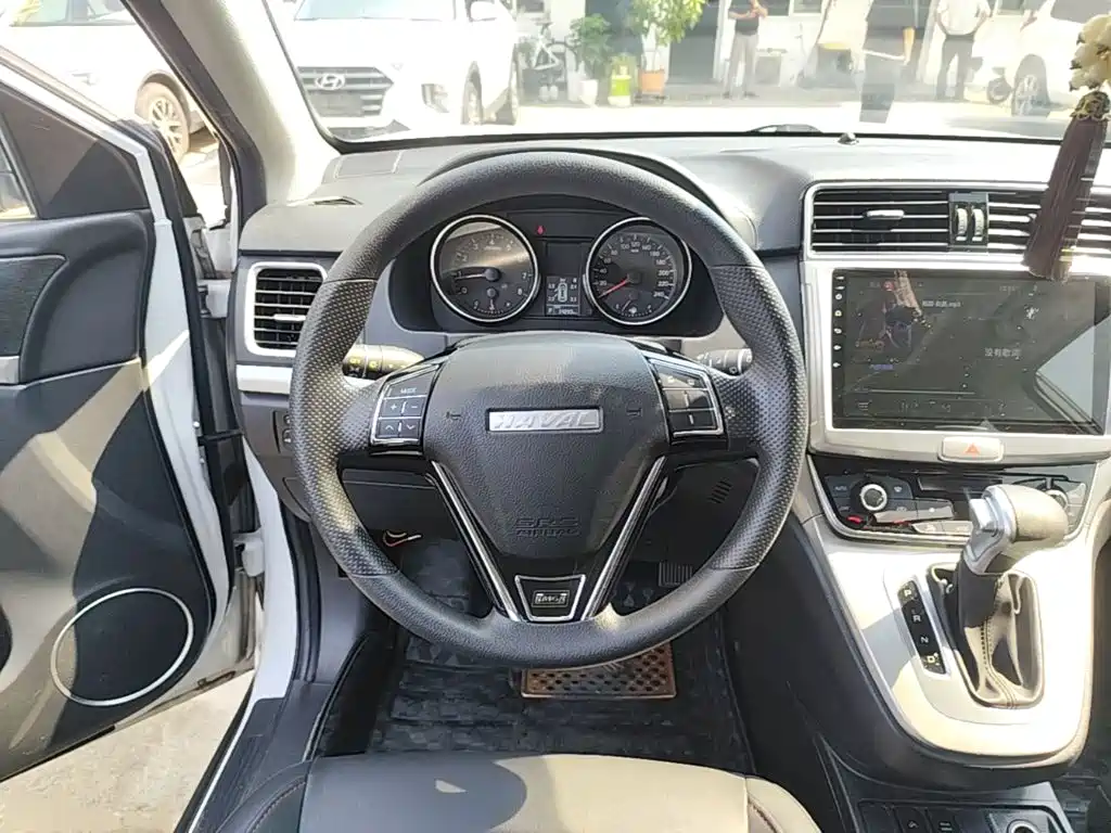 Haval M6 — фото 10