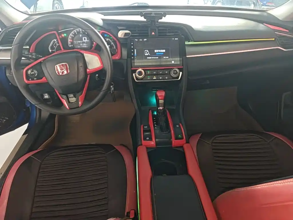 Honda Civic — фото 10