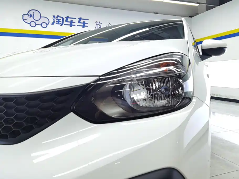 Honda Fit — фото 5