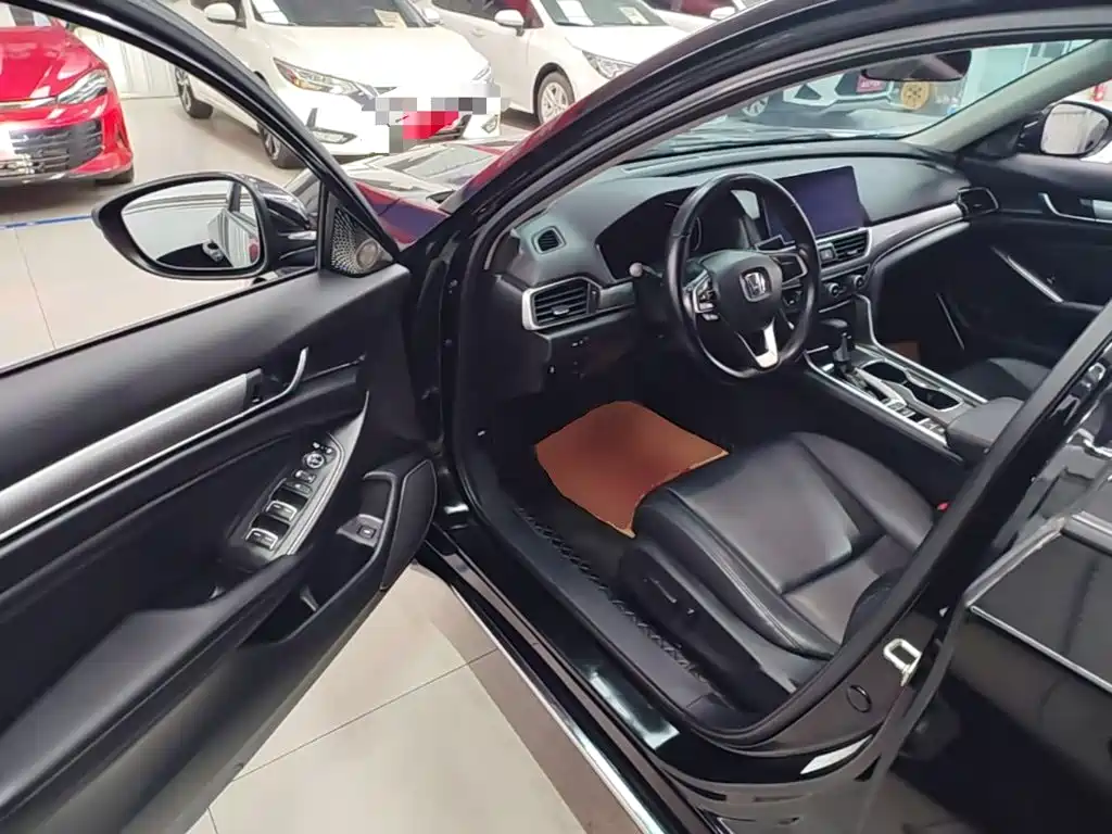 Honda Accord — фото 15