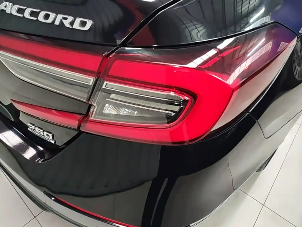 Honda Accord — фото 7