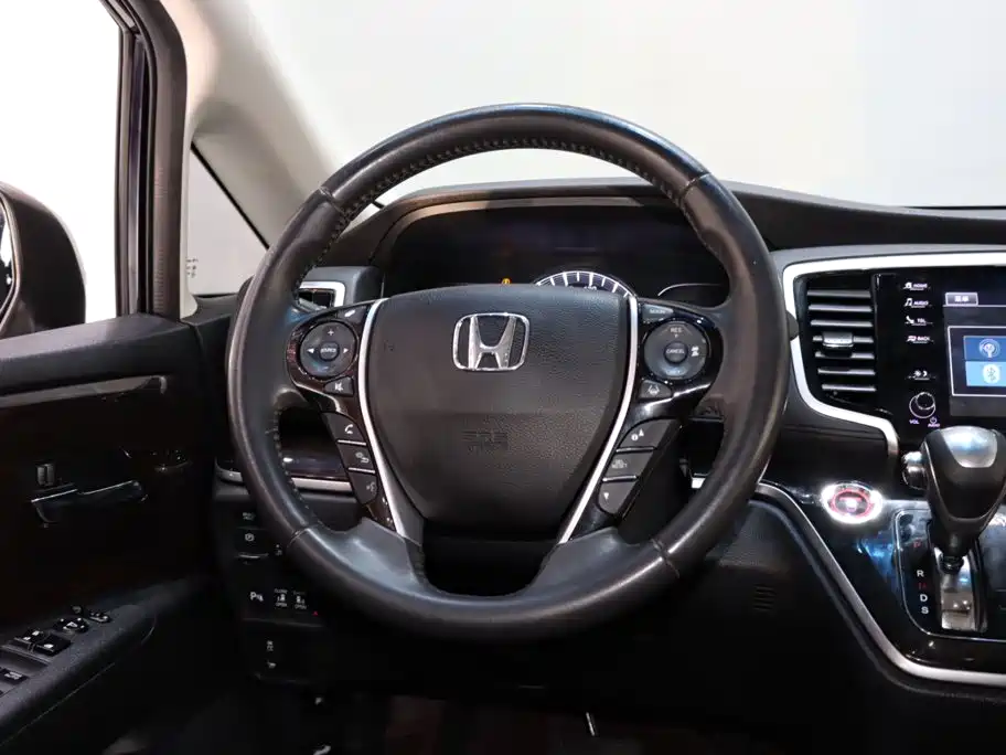 Honda Odyssey — фото 14
