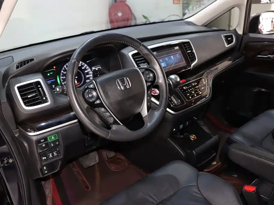 Honda Odyssey — фото 10
