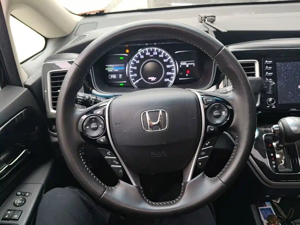 Honda Elysion — фото 11