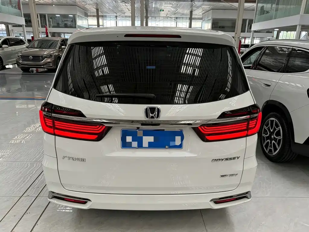 Honda Odyssey — фото 13