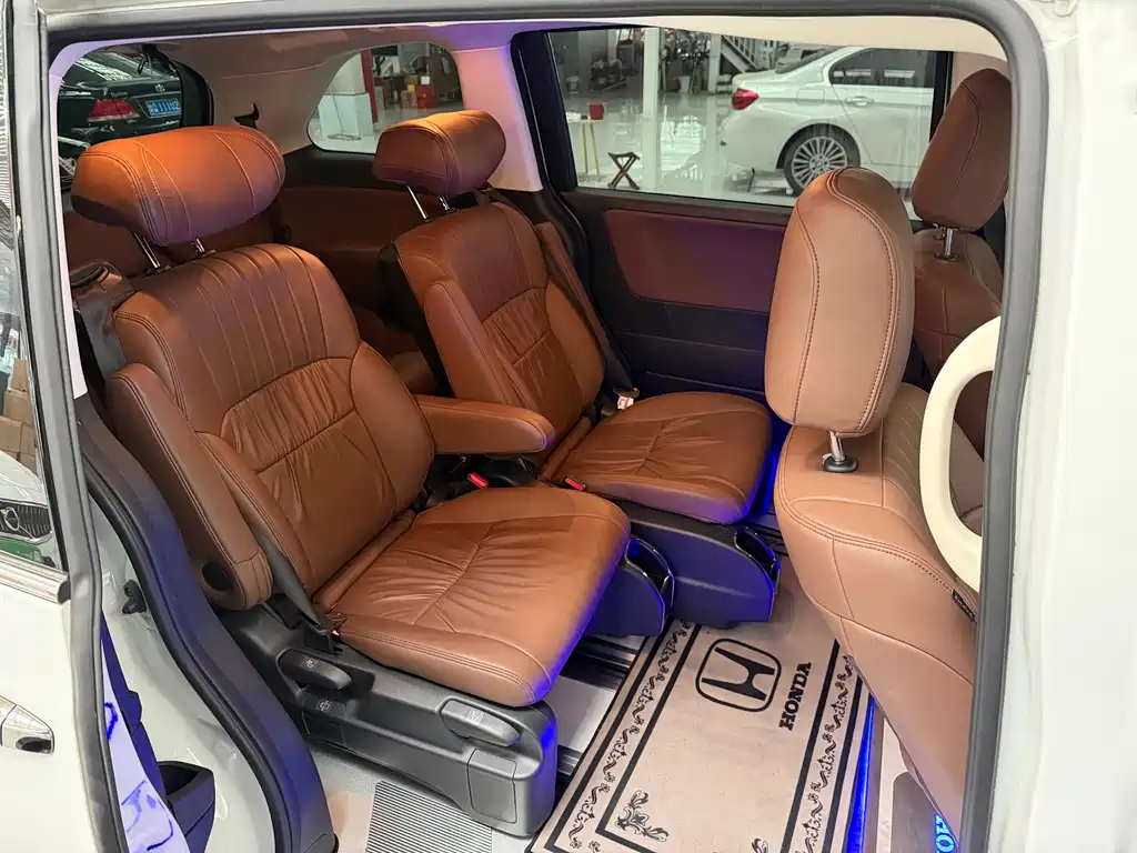 Honda Odyssey — фото 10