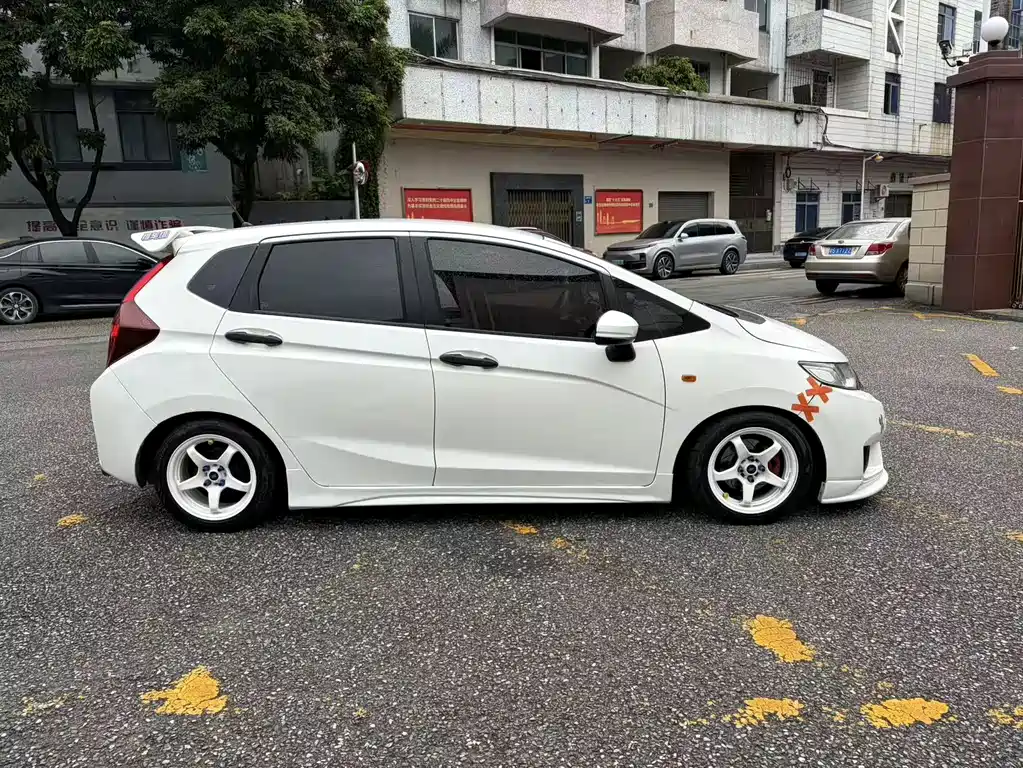 Honda Fit — фото 4