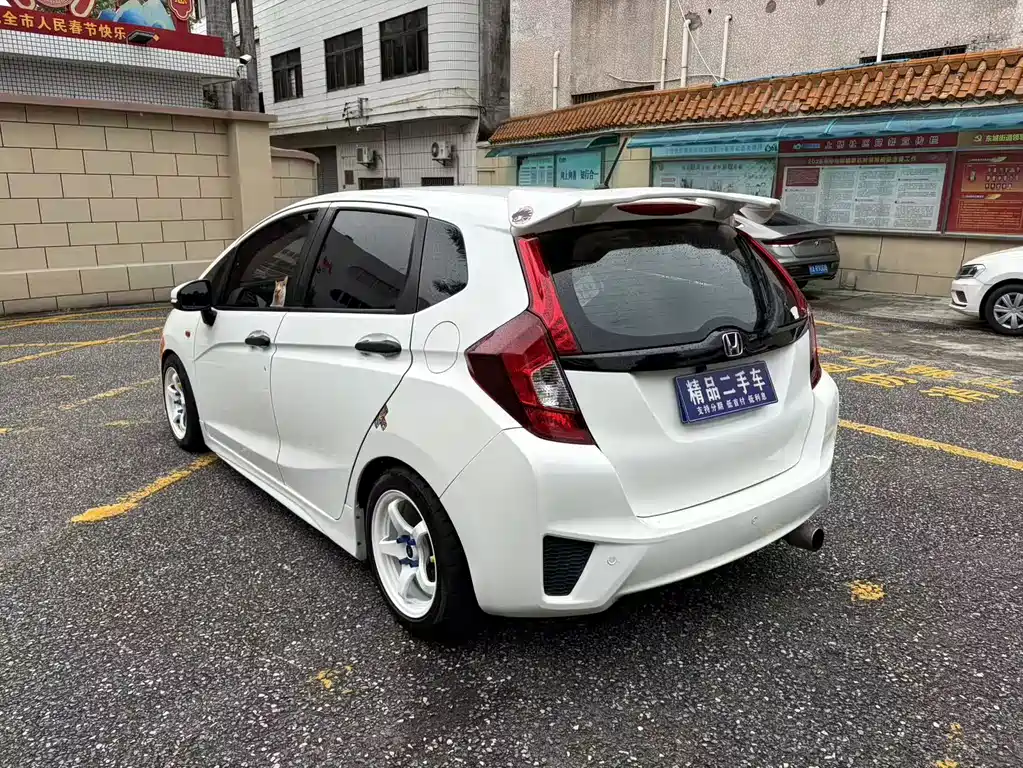 Honda Fit — фото 7