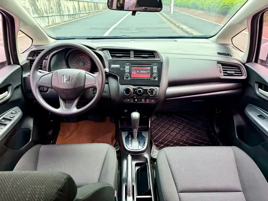 Honda Fit — фото 18