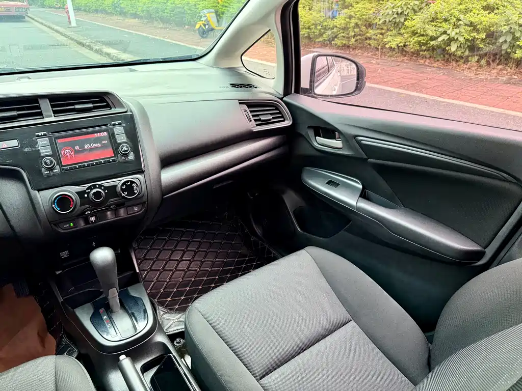 Honda Fit — фото 19