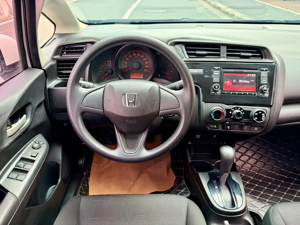 Honda Fit — фото 21