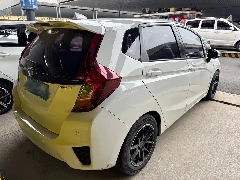 Honda Fit — фото 3