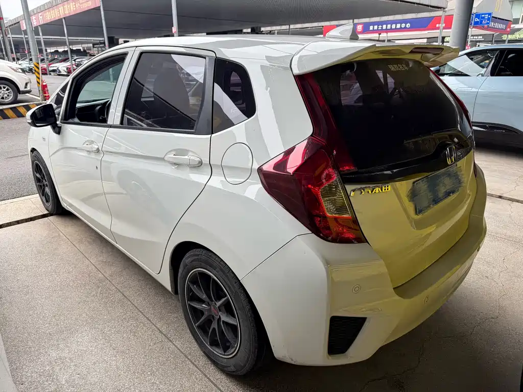 Honda Fit — фото 4