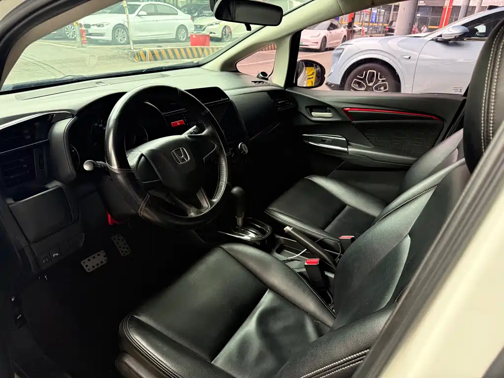 Honda Fit — фото 5