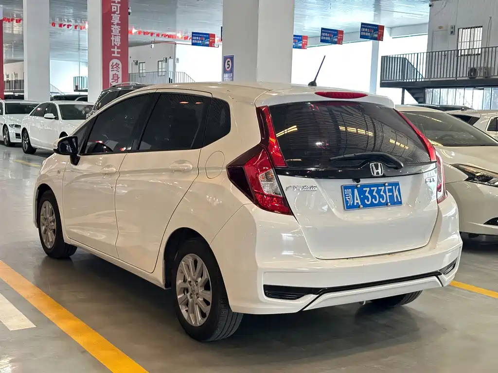 Honda Fit — фото 11