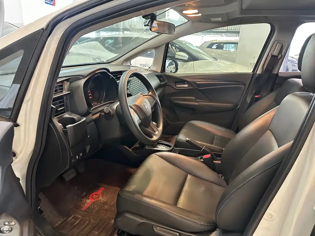 Honda Fit — фото 4
