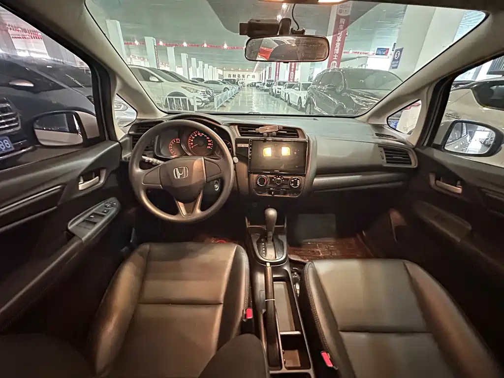 Honda Fit — фото 5
