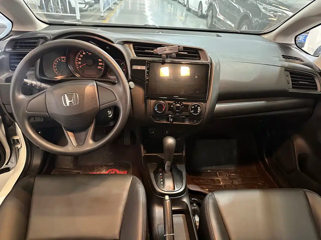 Honda Fit — фото 6